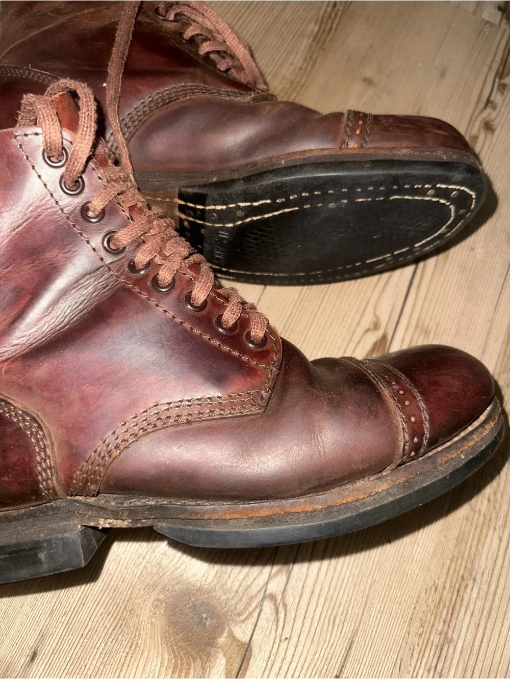 Men's Burgundy Leather Lace-Up Boots